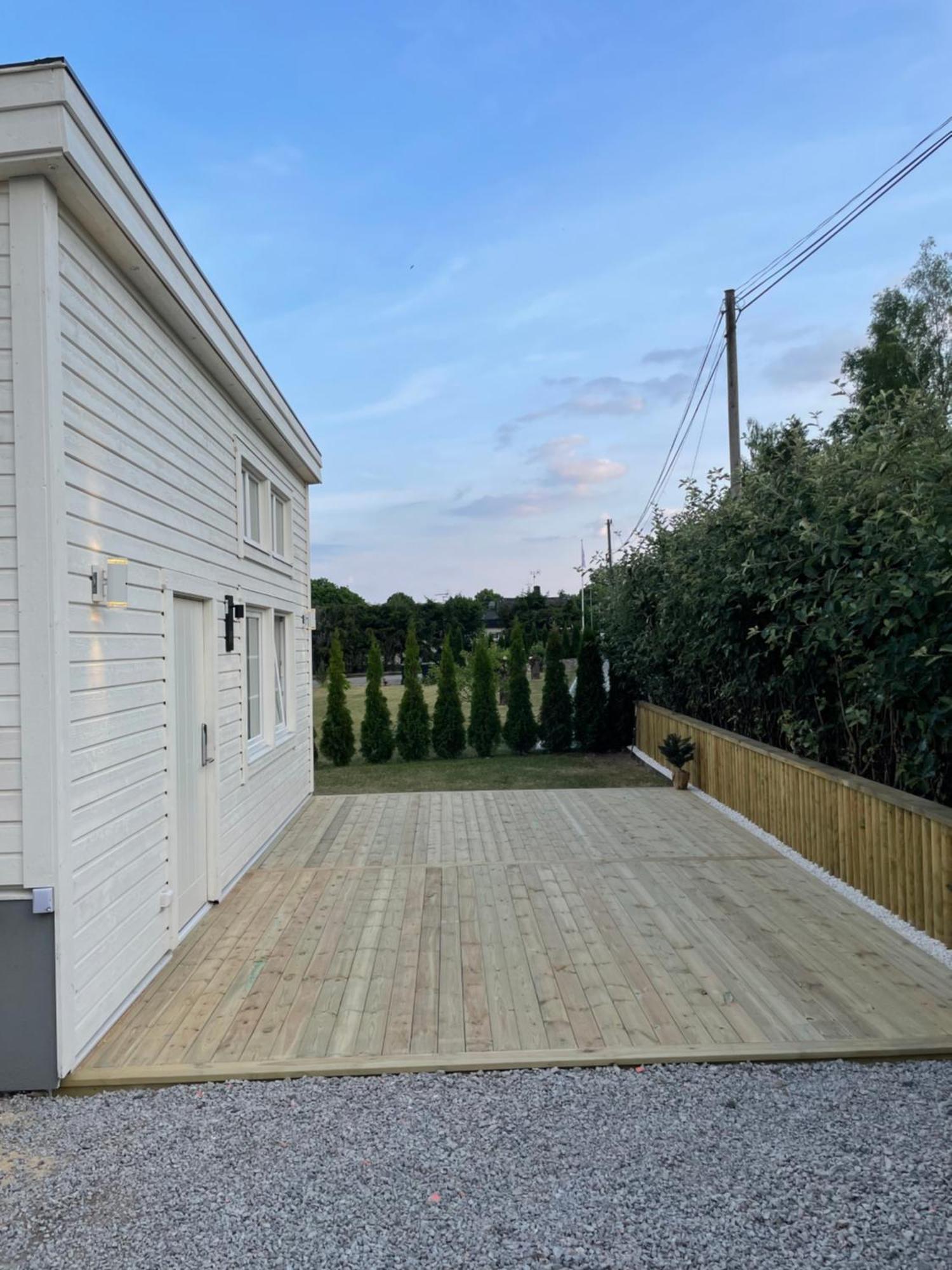 Villa Ett Nytt Fraesch Hus Utanfoer Stockholm Naera Arlanda Rosersberg Exterior foto